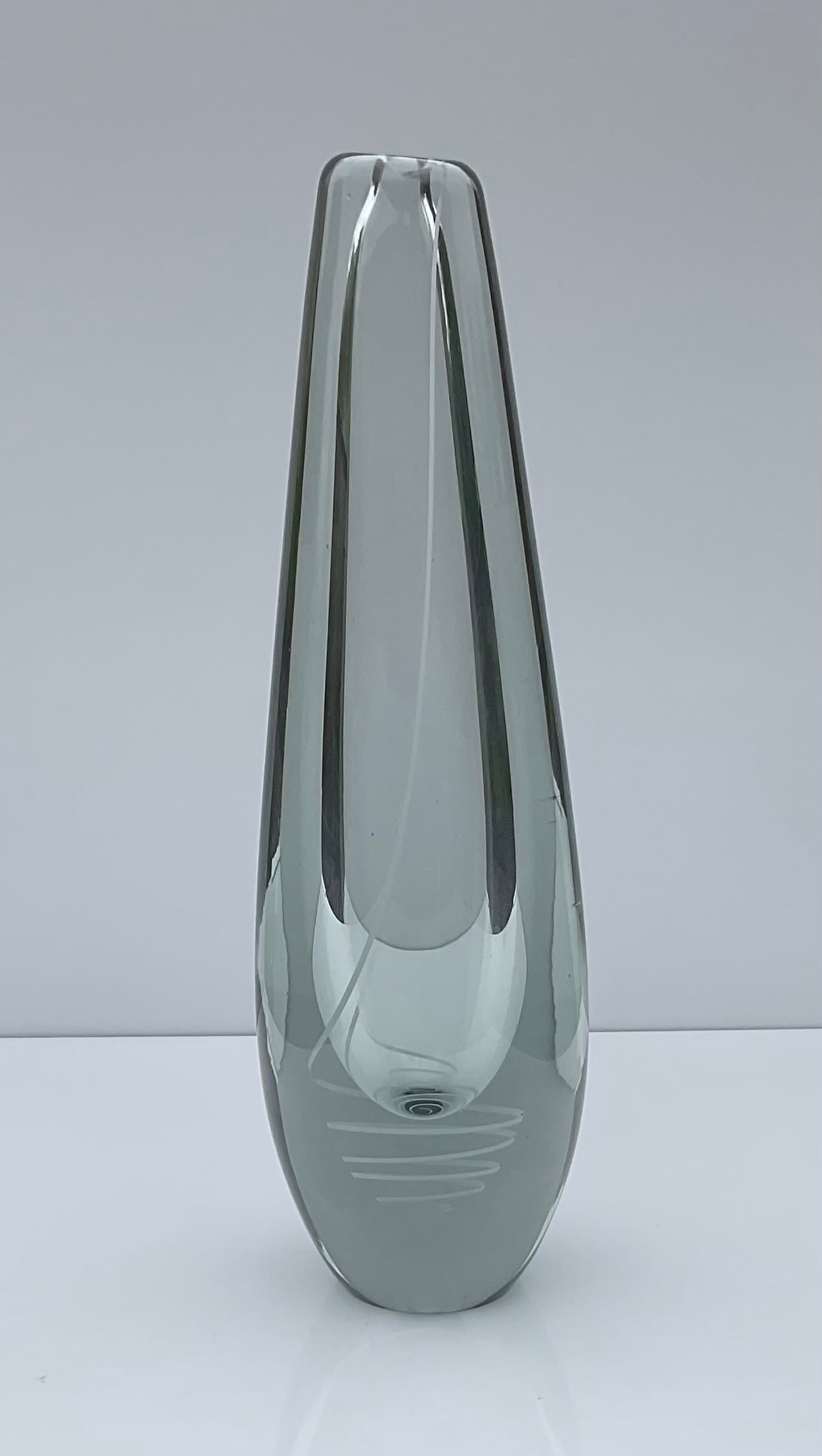 Nuutajarvi Notsjo Gunnel Nyman Serpentine Vase (1 of 1)