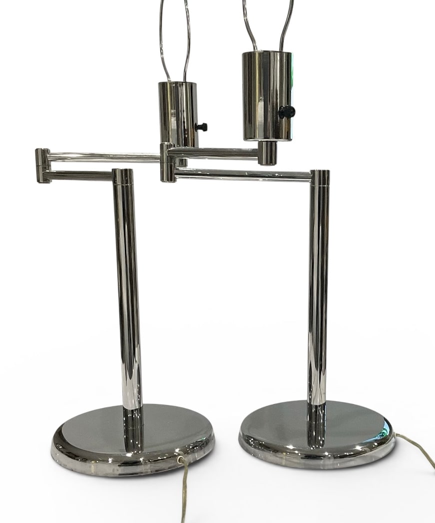 Mid Century Modern Von Nessen attributed Pair chrome lamps with harps: Mid Century Modern Von Nessen attributed Pair chrome lamps with harps