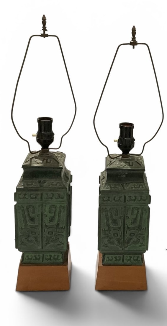 Chinese Pair Lamps with amazing decoration mid century modern: Chinese Pair Lamps with amazing decoration mid century modern