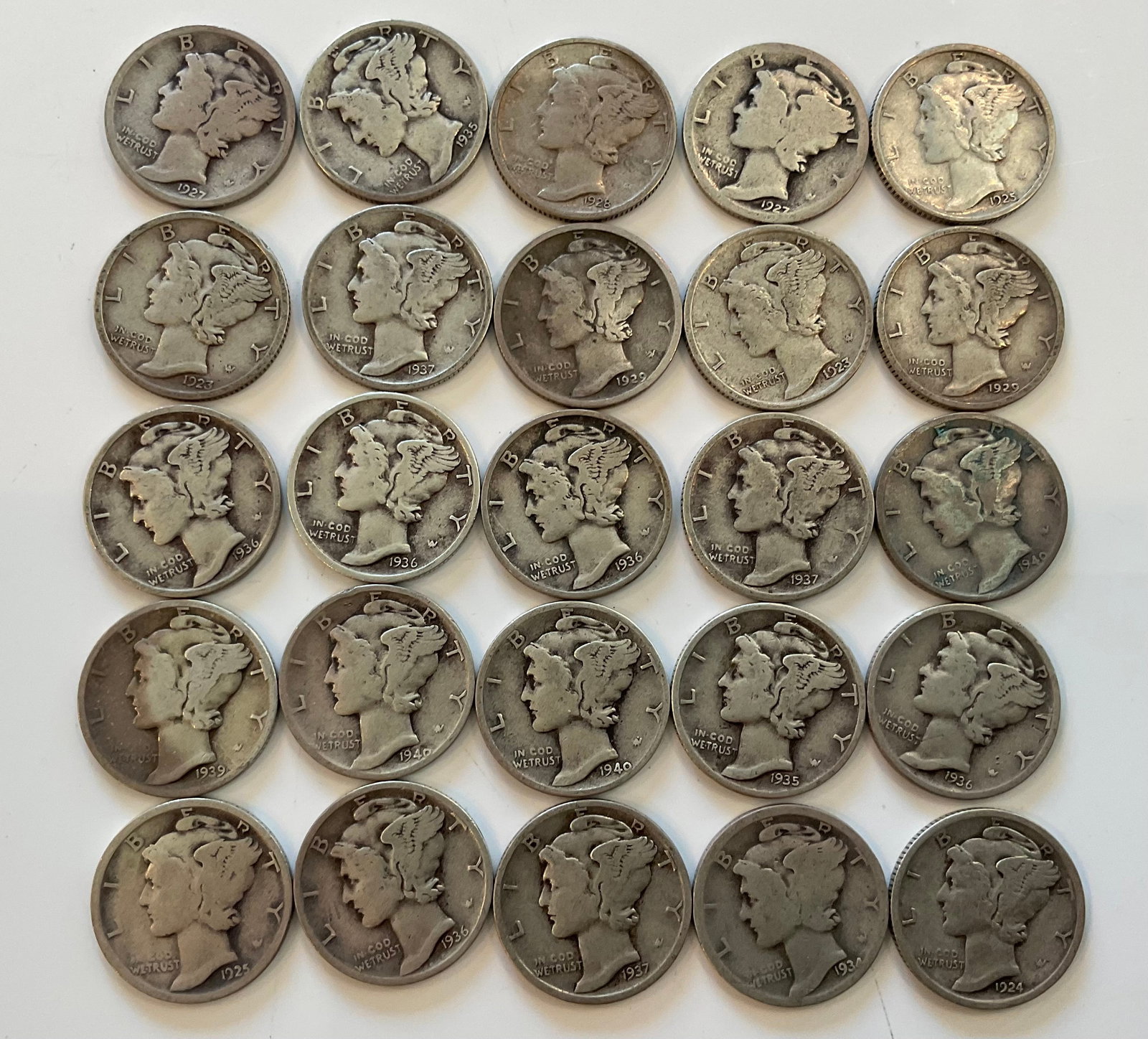 Group of 25 Mercury Dimes: Group of 25 Mercury Dimes