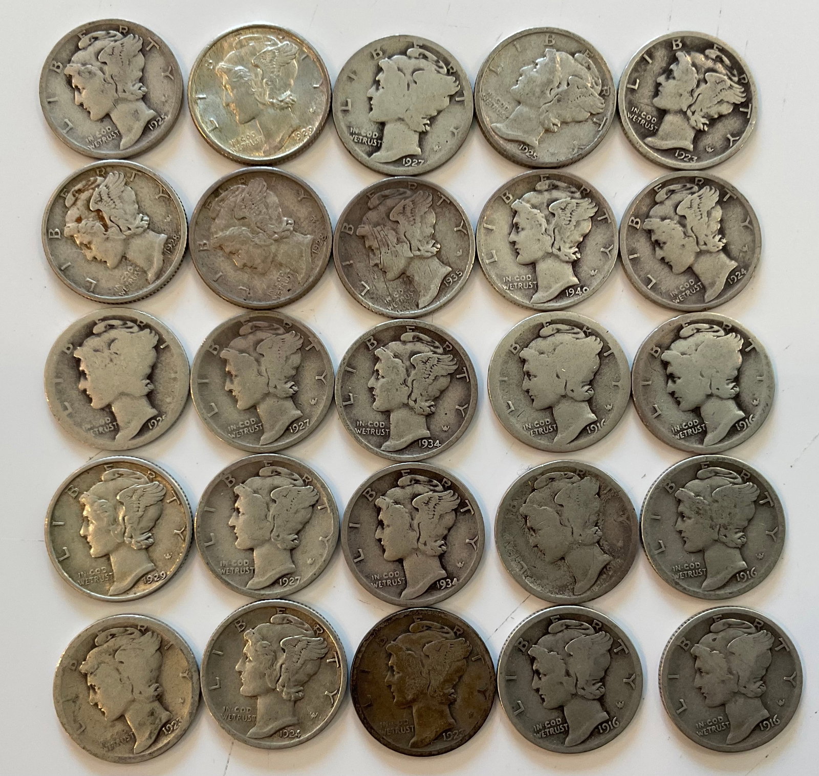 Group of 25 Mercury Dimes: Group of 25 Mercury Dimes