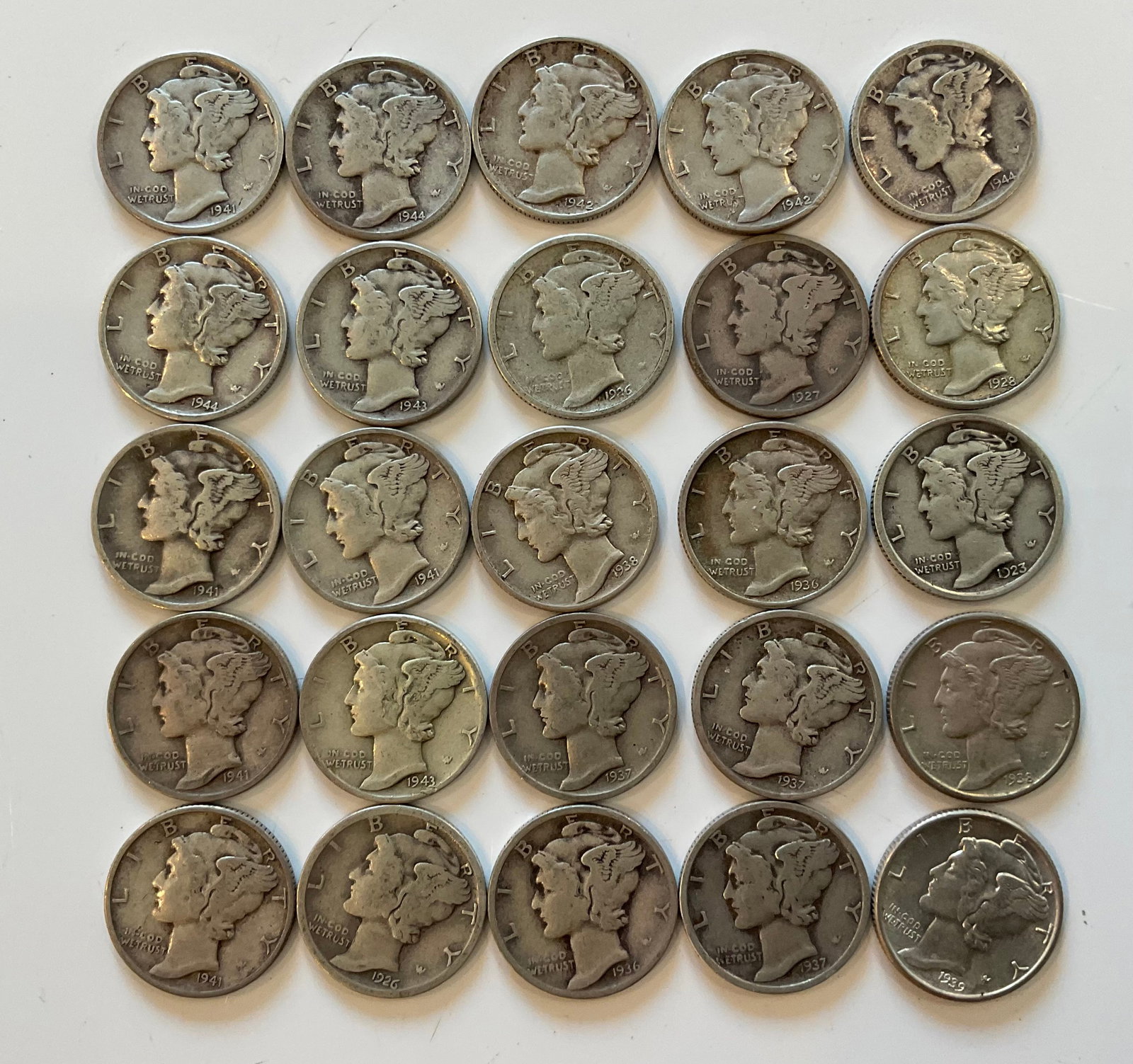 Group of 25 Mercury Dimes: Group of 25 Mercury Dimes