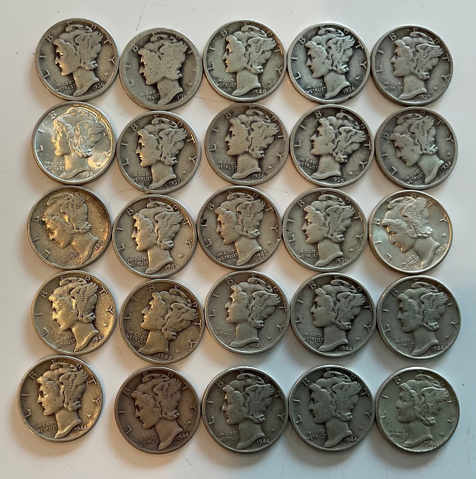Group of 25 Mercury Dimes: Group of 25 Mercury Dimes