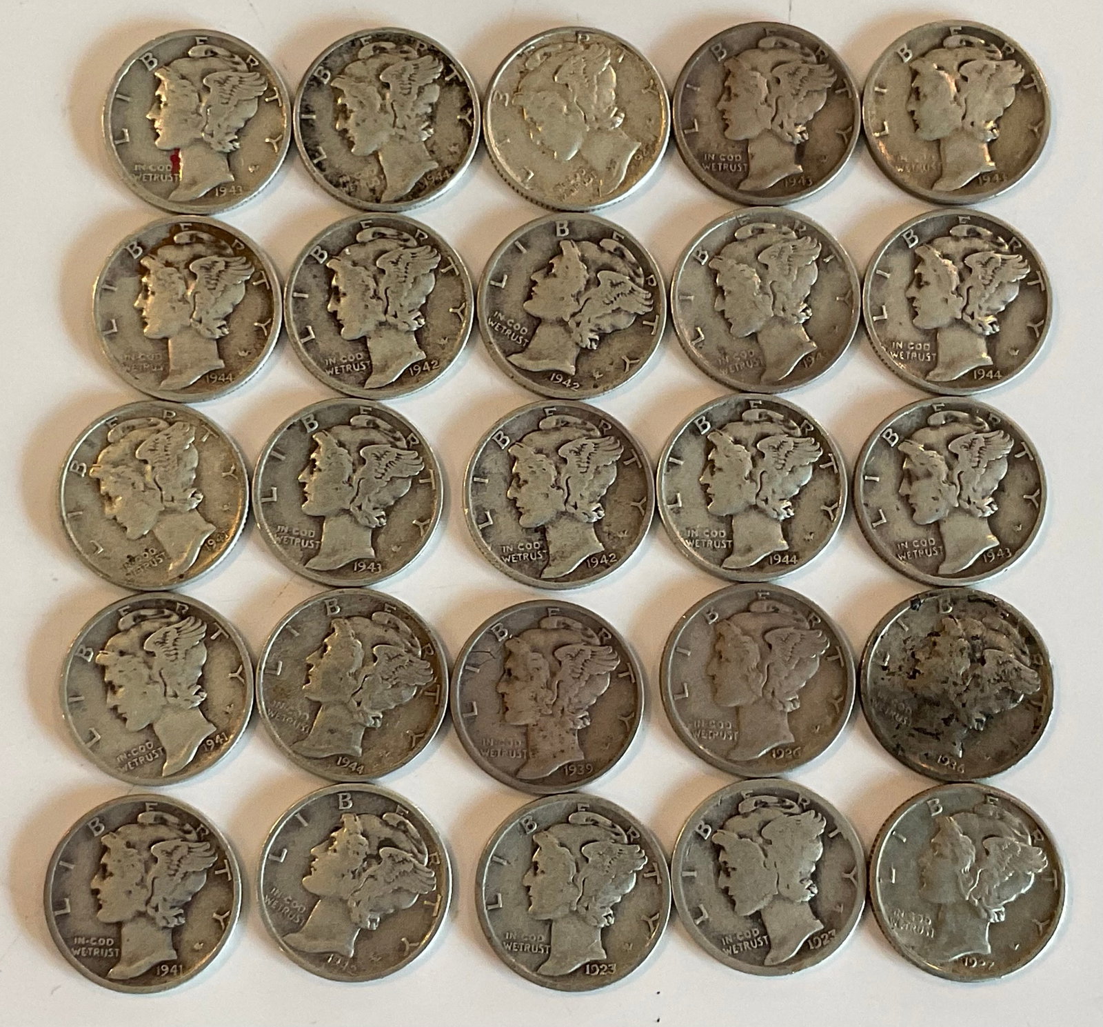 Group of 25 Mercury Dimes: Group of 25 Mercury Dimes