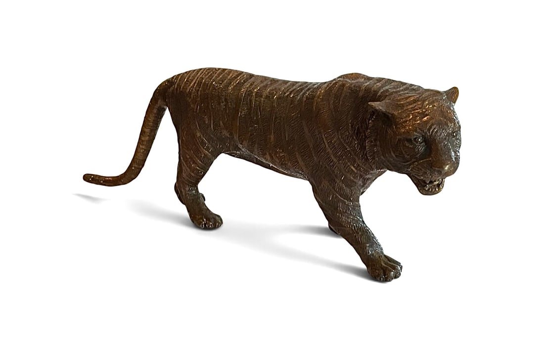Japanese Meiji Era Bronze sculpture of a tiger (1 of 1)
