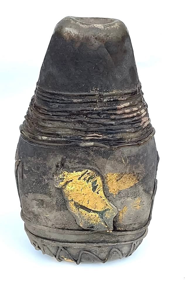 SIGNED Cenedese Scavo Glass Vase with bull decoration (1 of 1)