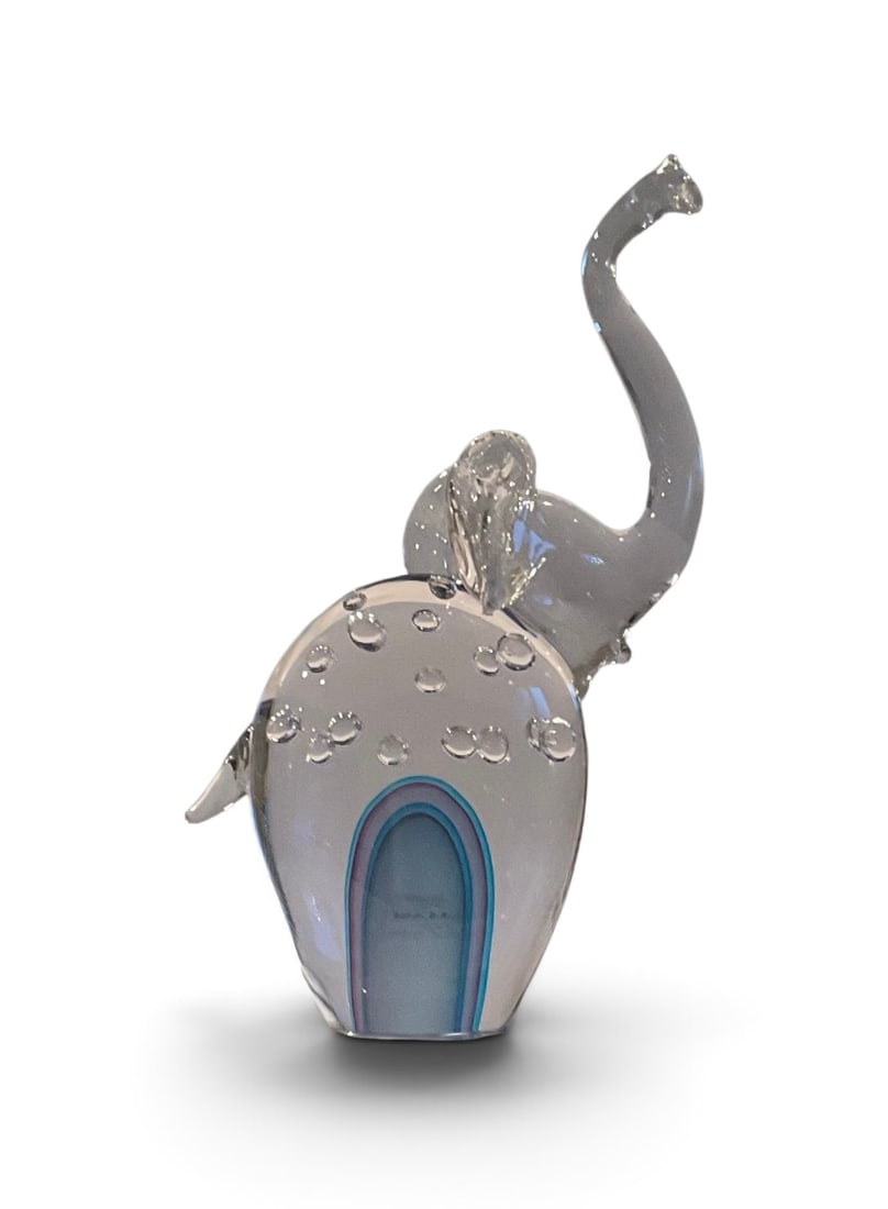Puccini Signed Murano Sommerso art glass sculpture of an elephant: Puccini Signed Murano Sommerso art glass sculpture of an elephant