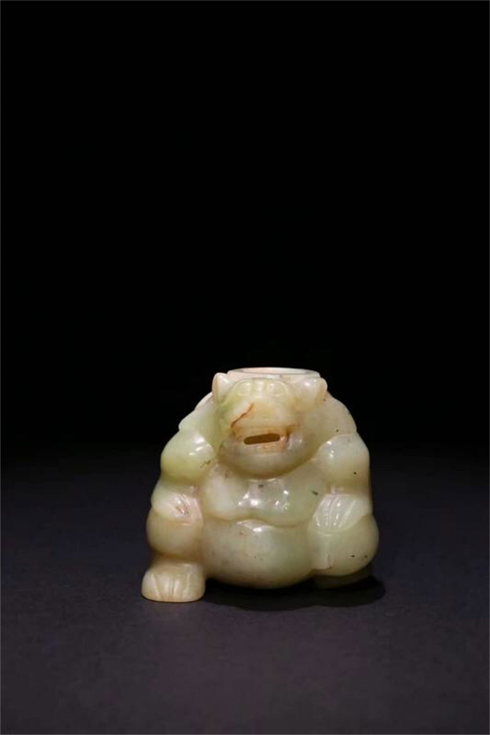 A Chinese Ancient Jade Carved Beer Cup (1 of 9)