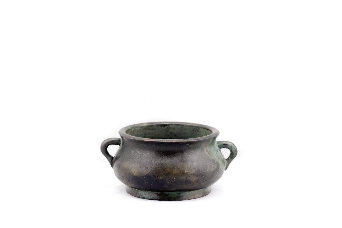 China Ming Dynasty bronze Big incense burner (1 of 4)