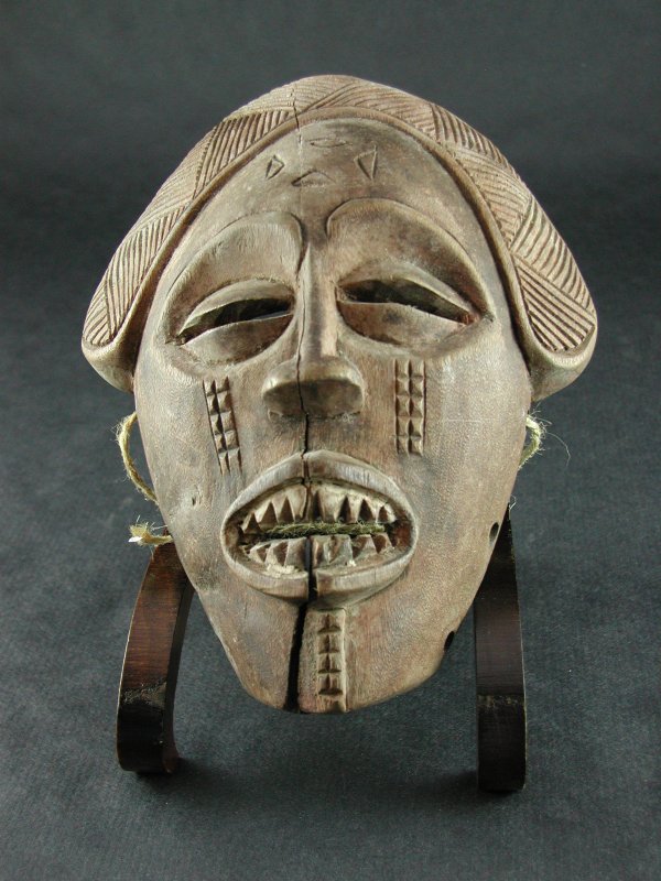 CHOCKWE TRIBE FEMALE MASK