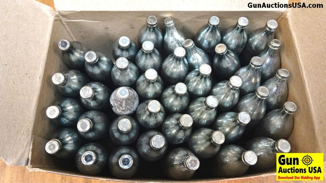 Crossman 12 Gram Power let CO2 Cartridges. NEW in Box.: Crossman 12 Gram Power let CO2 Cartridges. NEW in Box. 40 Count, Power up Your Pellet Gun.. (39480)
