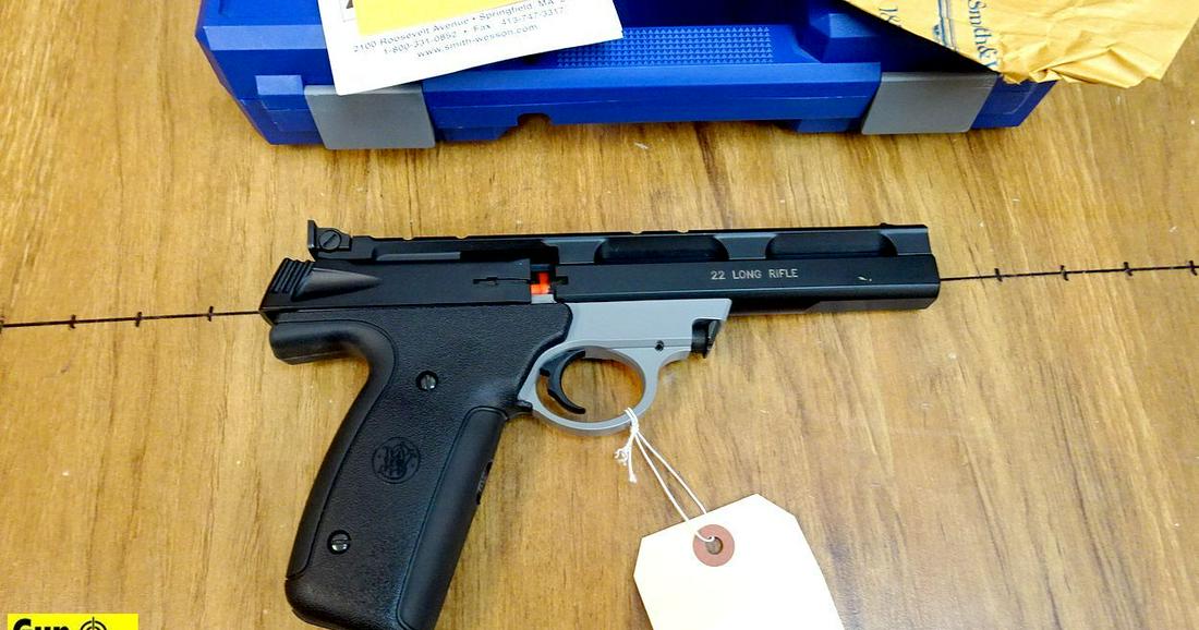S&W 22A-1 .22 LR TARGET Pistol. Excellent Condition.: S&W 22A-1 .22 LR TARGET Pistol. Excellent Condition. 5.5" Barrel. Shiny Bore, Tight Action Excellent For Target Or Plinking, Full Length Sight Rail that Accepts Optics, Target Adjustable Sights, Black