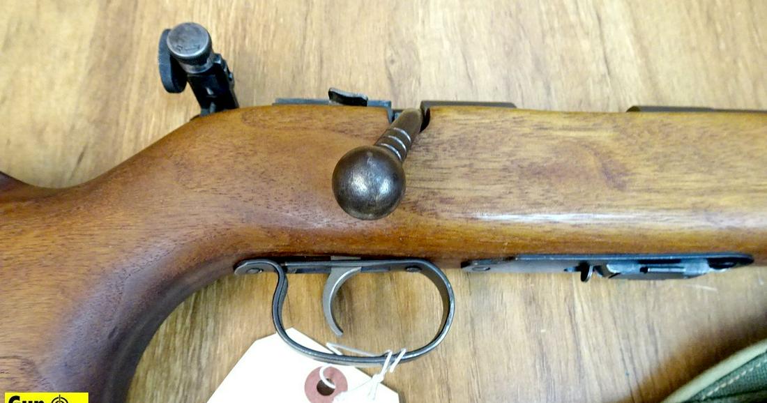 REMINGTON THE MATCHMASTER 513-T U.S. PROPERTY .22 LR: REMINGTON THE MATCHMASTER 513-T U.S. PROPERTY .22 LR TARGET Rifle. Very Good. 27" Barrel. Shiny Bore, Tight Action This Fine Old Remington Features a Full Length Bull Barrel, Iron Sights are Redfield 