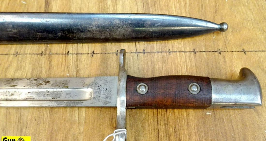 Krag 1900 COLLECTOR'S Bayonet. Very Good. Krag Bayonet: Krag 1900 COLLECTOR'S Bayonet. Very Good. Krag Bayonet with Wood Handle, with Birds Head Hilt and Scabbard . (45191)