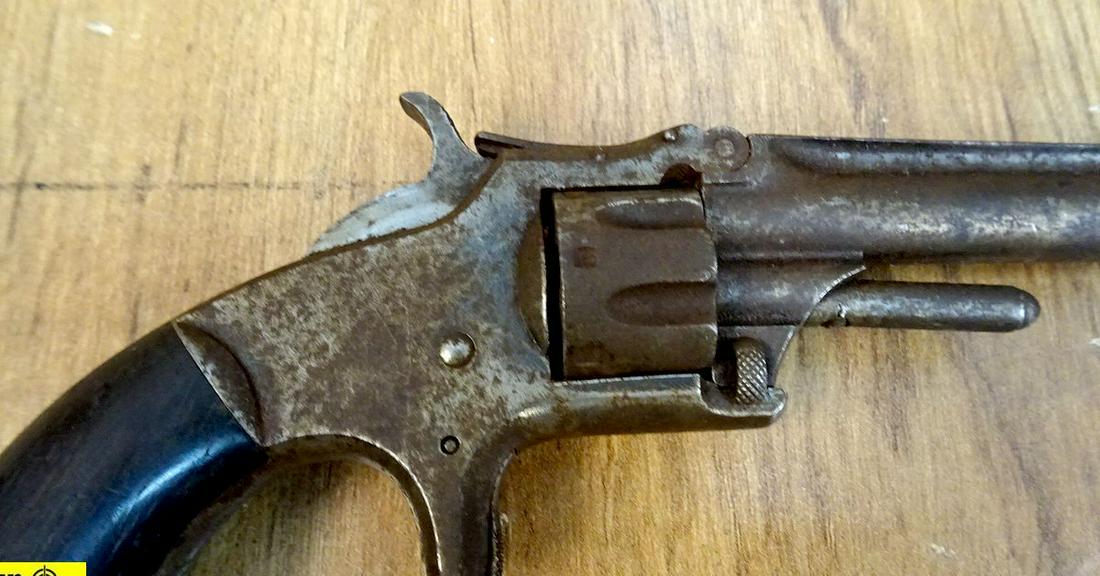 S&W Possibly 22S Revolver. Needs Repair. 3" Barrel.: S&W Possibly 22S Revolver. Needs Repair. 3" Barrel. Older S&W, Flip Up Barrel, 7 Shot, Revolver Does Not Time and Is Missing Side Screw. No FFL Required. . (47892)