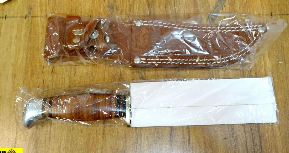 Marbles Knife. Like New. Leather Stacked Hunting Knife: Marbles Knife. Like New. Leather Stacked Hunting Knife with Sheath, In Box. . (47522)