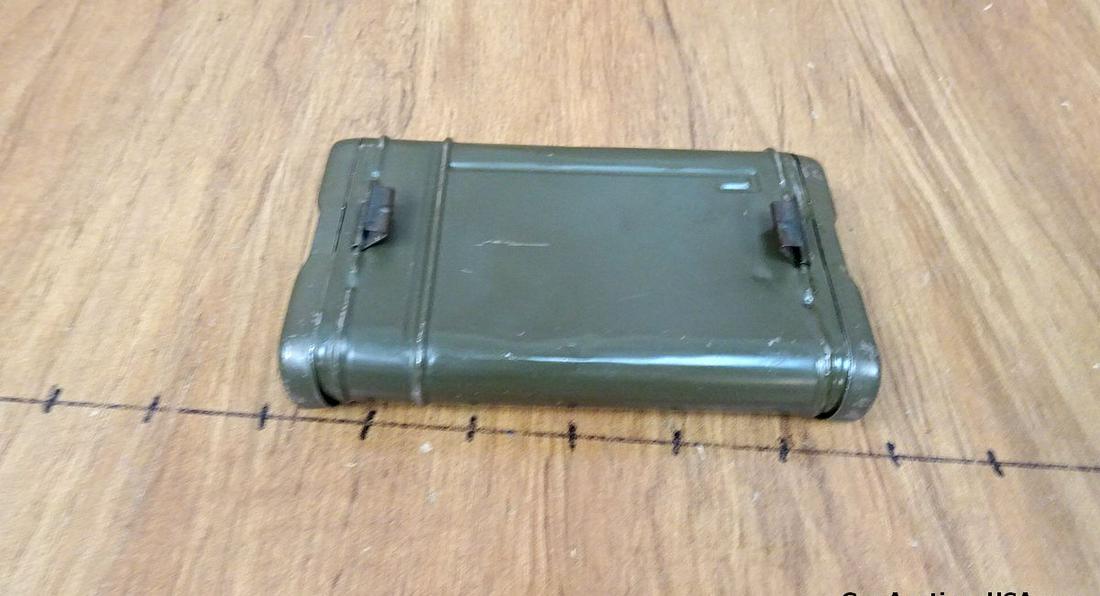 German Military Surplus K98 Cleaning kit. . Excellent Condition. K98 Rifle Cleaning Kit. Includes: German Military Surplus K98 Cleaning kit. . Excellent Condition. K98 Rifle Cleaning Kit. Includes Oiler, Two Brushes and a Pull Chain in a Stamped Green Steel Case. . (58070)