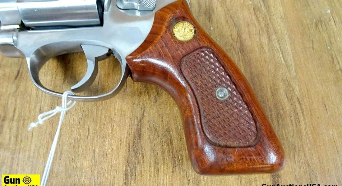 Taurus 85 .38 SPECIAL Revolver. Excellent Condition. 2" Barrel. Shiny Bore, Tight Action GORGEOUS: Taurus 85 .38 SPECIAL Revolver. Excellent Condition. 2" Barrel. Shiny Bore, Tight Action GORGEOUS Factory Taurus with Hardwood Grips and Medallions. Shrouded Ejector Rod, Fluted 5 Shot Cylinder, All S