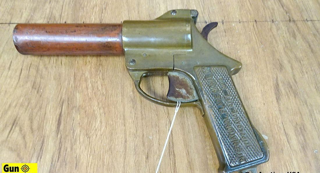 International Flare Signal Co. 40 MM Single Shot COLLECTOR'S FLARE PISTOL . Good Condition. All: International Flare Signal Co. 40 MM Single Shot COLLECTOR'S FLARE PISTOL . Good Condition. All Brass Flare Gun, Break Top Action, Large Checkered Spur Hammer, Vintage with Lanyard Loop. Collector's T