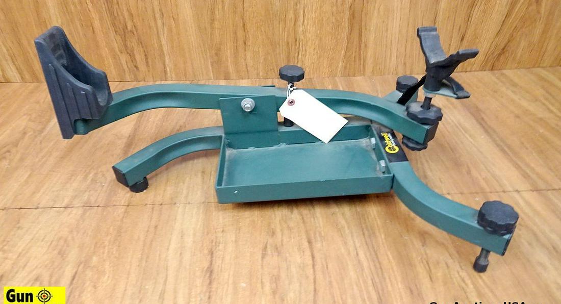 Caldwell LEAD SLED SOLO Shooting Bench Rest. Very Good. Shooting Bench Rest. 25" Long, 18" Wide and: Caldwell LEAD SLED SOLO Shooting Bench Rest. Very Good. Shooting Bench Rest. 25" Long, 18" Wide and 12" Tall. . (57213)