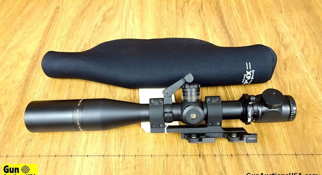 SIGHTRON SIII Scope. Like New. 3.5-10x44 Scope with Sunshade, LaRue Tactical Quik Release SPR-1.5: SIGHTRON SIII Scope. Like New. 3.5-10x44 Scope with Sunshade, LaRue Tactical Quik Release SPR-1.5 Scope Mount, Leveling Bubble and Includes a Scopecoat Cover. . (65892)
