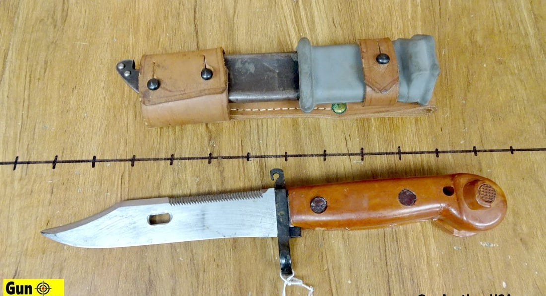 Romanian Bayonet. Good Condition. Romanian AK47 Bayonet with Metal Sheath with Leather Holder. .: Romanian Bayonet. Good Condition. Romanian AK47 Bayonet with Metal Sheath with Leather Holder. . (51766)