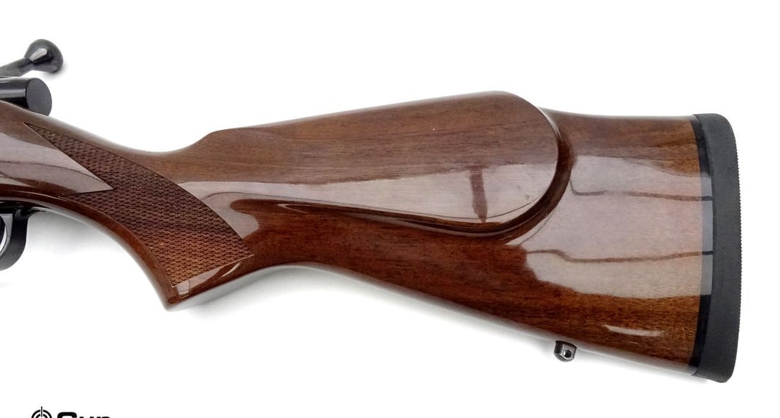 Weatherby VANGUARD .308 WIN Bolt Action Rifle. Excellent Condition. 24" Barrel. Shiny Bore, Tight A: Weatherby VANGUARD .308 WIN Bolt Action Rifle. Excellent Condition. 24" Barrel. Shiny Bore, Tight Action Straight Grained wood Stock with Checkering and Cheek Rest. Sling Swivel Studs, Internal magazi