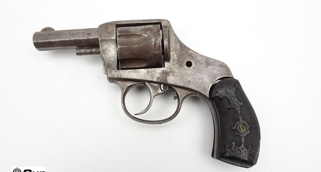 H&R ARMS CO. THE AMERICAN .32 S&W Long Revolver. Needs Repair. 2.5" Barrel. Front Blade Sight, Notch: H&R ARMS CO. THE AMERICAN .32 S&W Long Revolver. Needs Repair. 2.5" Barrel. Front Blade Sight, Notch Frame Rear Sight, Black Polymer Checkered Grips, Missing Hammer, and Fire Control Parts. NEEDS REPA