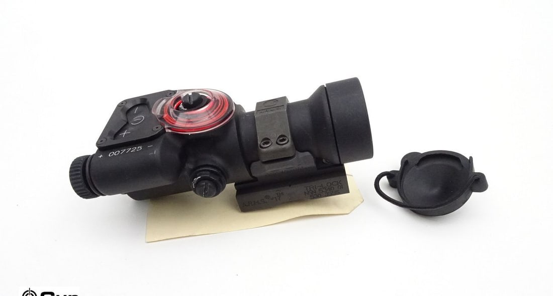 Trijicon TRI POWER Red Dot Sight. Excellent Condition. High Quality Red Dot Sight, Tri Lock Quick De: Trijicon TRI POWER Red Dot Sight. Excellent Condition. High Quality Red Dot Sight, Tri Lock Quick Detach Base and Ring. 5.5" Long. Includes Scope Cover. . (55700)