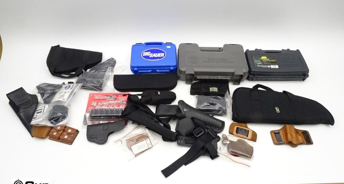S&W, Sig Sauer, Bull Dog, Etc. 12 Ga. Accessories . Excellent. 3- Pistol Padded Hard Cases, Various : S&W, Sig Sauer, Bull Dog, Etc. 12 Ga. Accessories . Excellent. 3- Pistol Padded Hard Cases, Various Padded Zipper Cases, Assorted Holsters, Straps and a Side Saddle Shotgun Shell Holder. . (67557)