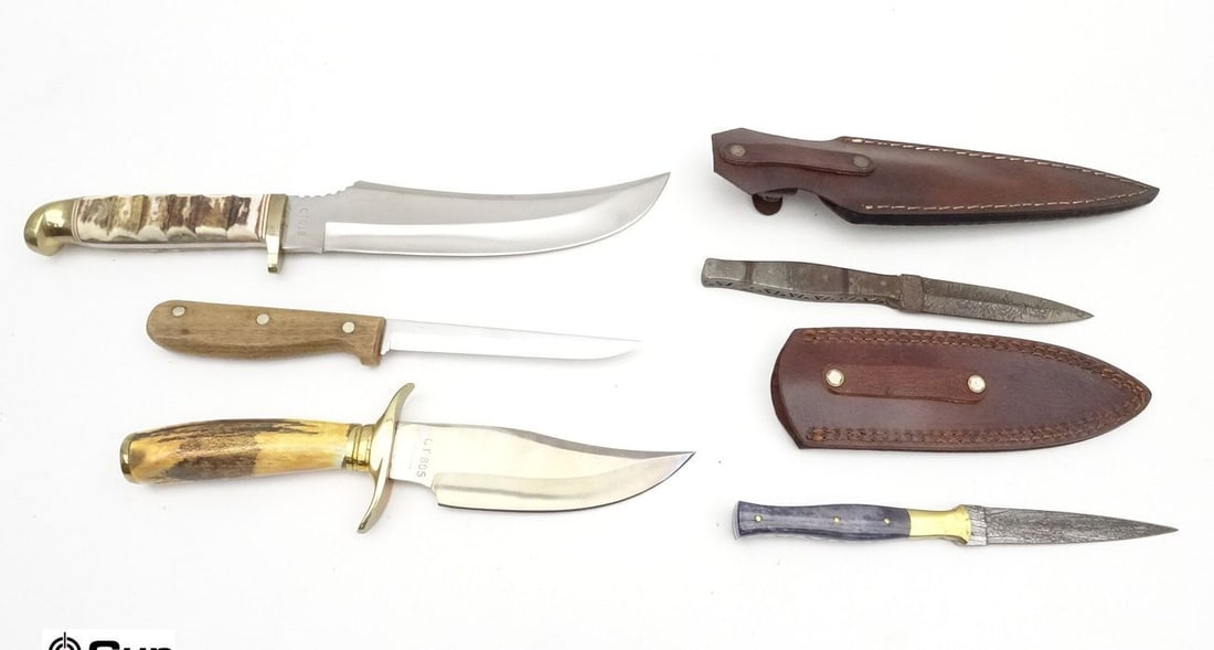 Colt, Case, Etc. Knives/ Daggers. Very Good . Lot of 5; Three Knives and Two Daggers. 1- Colt CT805 : Colt, Case, Etc. Knives/ Daggers. Very Good . Lot of 5; Three Knives and Two Daggers. 1- Colt CT805 with Stag Handle, Gold in Color Hilt, 6" Blade and 11" Overall. 1- Colt CT818, Bone Handle, 8.5" Bla