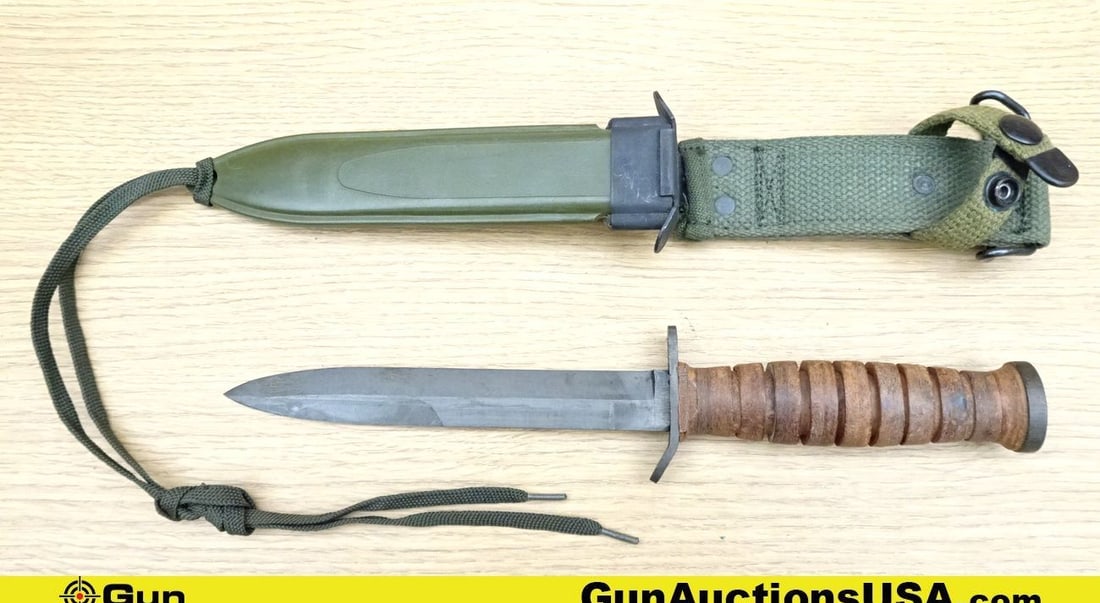 Imperial M3 COLLECTOR'S Trench Knife. Excellent. 1- Carbine 1943 US M3 Imperial, Trench Knife with: Imperial M3 COLLECTOR'S Trench Knife. Excellent. 1- Carbine 1943 US M3 Imperial, Trench Knife with US M8A1 Scabbard, Type III, Guard mark. . (69969)