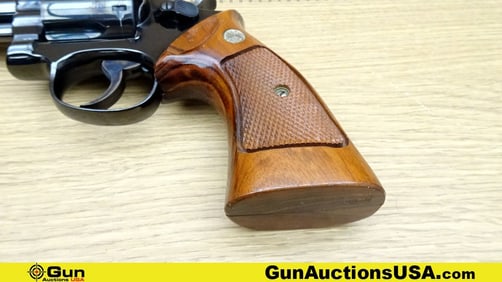 S&W 19-3 .357 MAGNUM Revolver. Very Good. 4" Barrel. Shiny Bore, Tight Action Features a Pinned and