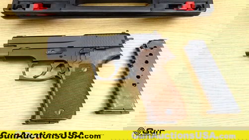 SIG ARMS (SIG) P220 CARRY SAS .45 ACP STUNNING Pistol. Excellent. 4.5" Barrel. Shiny Bore, Tight