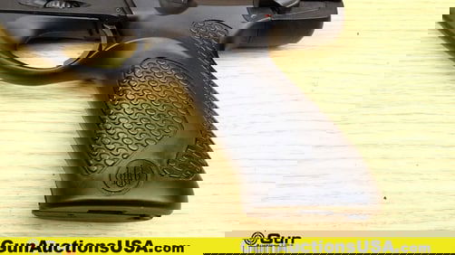 BERETTA U.S.A. CORP. U22 NEOS .22 LR Pistol. Very Good. 6" Barrel. Shiny Bore, Tight Action Semi