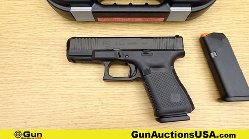 Glock 19 9X19 Pistol. Excellent. 4" Barrel. Shiny Bore, Tight Action Semi Auto The Glock 19 9X19