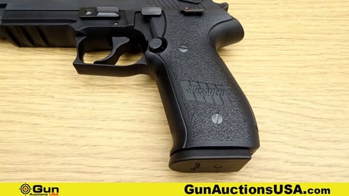 SIG Sauer MOSQUITO .22 LR Pistol. Like New. 4" Barrel. Semi Auto Features a Three Dot White System,