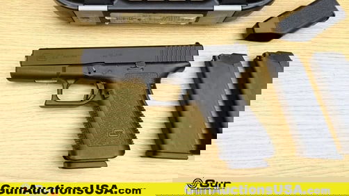 Glock 22 .40 S&W Pistol. Very Good. 4 3/8" Barrel. Shiny Bore, Tight Action Semi Auto Features