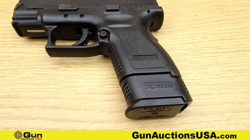 SPRINGFIELD XD-40 .40 S&W Pistol. Very Good. 3" Barrel. Shiny Bore, Tight Action Semi Auto Features