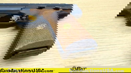 BROWNING BUCK MARK .22 LR Pistol. Very Good. 9 7/8" Barrel. Shiny Bore, Tight Action Semi Auto