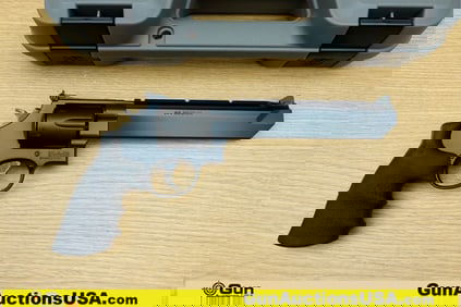 Smith & Wesson 629-6 PERFORMANCE CENTER STEALTH HUNTER .44 MAGNUM Revolver. Like New. 7.5" Barrel.