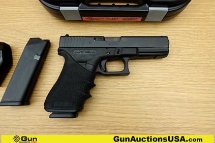 Glock 22 40 S&W GEN 3 Pistol. Like New. 4.5" Barrel. Semi Auto Features a Blacked out Slide, Factory