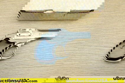 HIGH STANDARD INC. DERRRINGER .22 MAGNUM Pistol. Like New. 3.5" Barrel. Break Action Features a