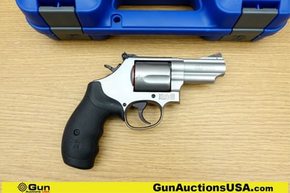 Smith & Wesson 69 COMBAT MAGNUM .44 MAGNUM Revolver. Like New. 2.5" Barrel. Features a Stainless