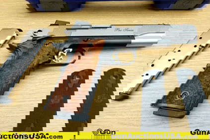 Smith & Wesson SW1911 PRO SERIES 45 ACP Pistol. Like New. 5" Barrel. Semi Auto This meticulously