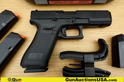 Glock 17 9MM PARA Pistol. Like New. 4.5" Barrel. Semi Auto GEN 5, Full Size, Black Polymer Frame,