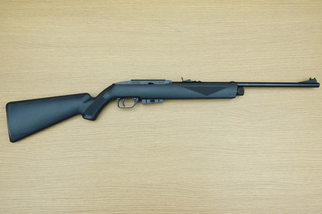 Crossman Air Guns 1077 .177/4.5 MM PELLET Rifle. Excellent. 20.5" Barrel. Features a Green: Crossman Air Guns 1077 .177/4.5 MM PELLET Rifle. Excellent. 20.5" Barrel. Features a Green Fiberoptic Front Sight, Adjustable Rear Notch Sight, Dovetail for Scope Mount, Polymer Furniture with Checker