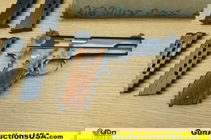 S&W 52-2 .38 SPECIAL TARGET Pistol. Very Good. 5" Barrel. Shiny Bore, Tight Action Semi Auto