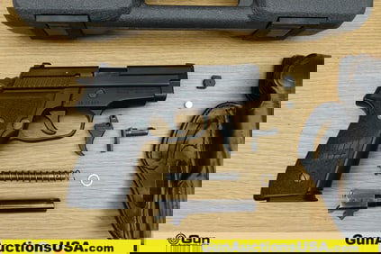 SIG SAUER INC. P229 40 S&W Pistol. Excellent. 4" Barrel. Shiny Bore, Tight Action Semi Auto Features