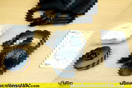 Avon PC50 Full Face Gas Mask, Drop Leg Carry Pouch, and 2 Filters. Includes Original Box.. (72857)